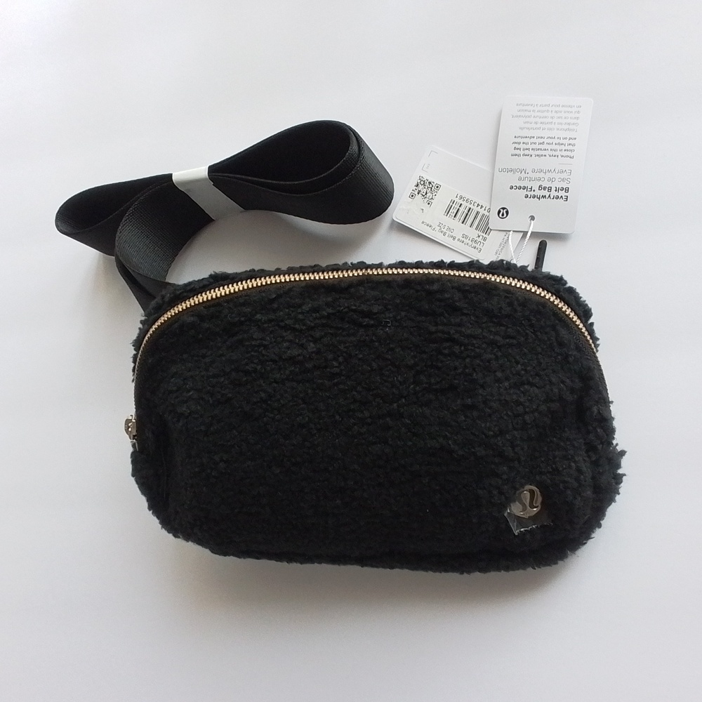 NEW Lululemon Athletica Everywhere Belt Bag Fleece Sherpa Black 1L - Picture 12 of 13